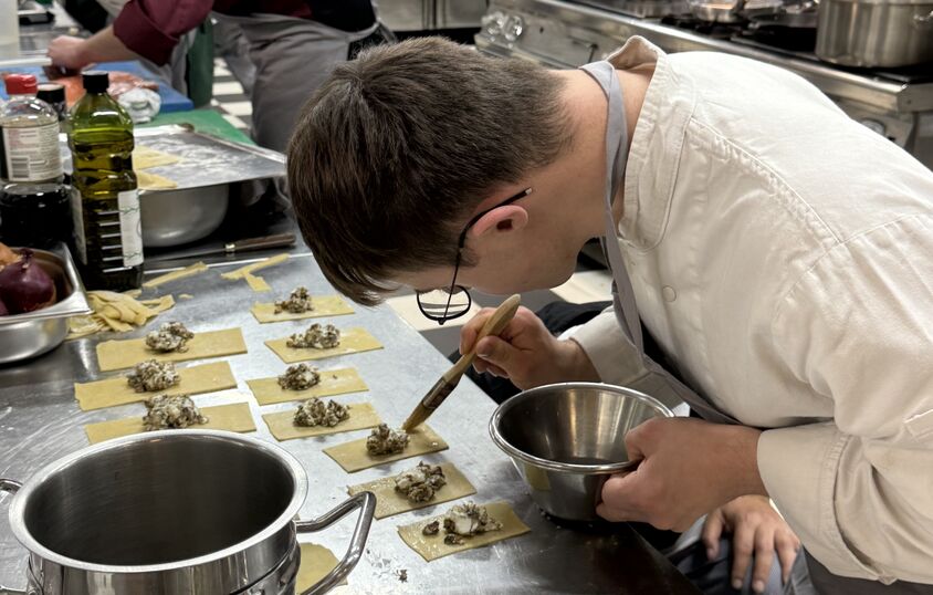 Candidat en train de cuisiner